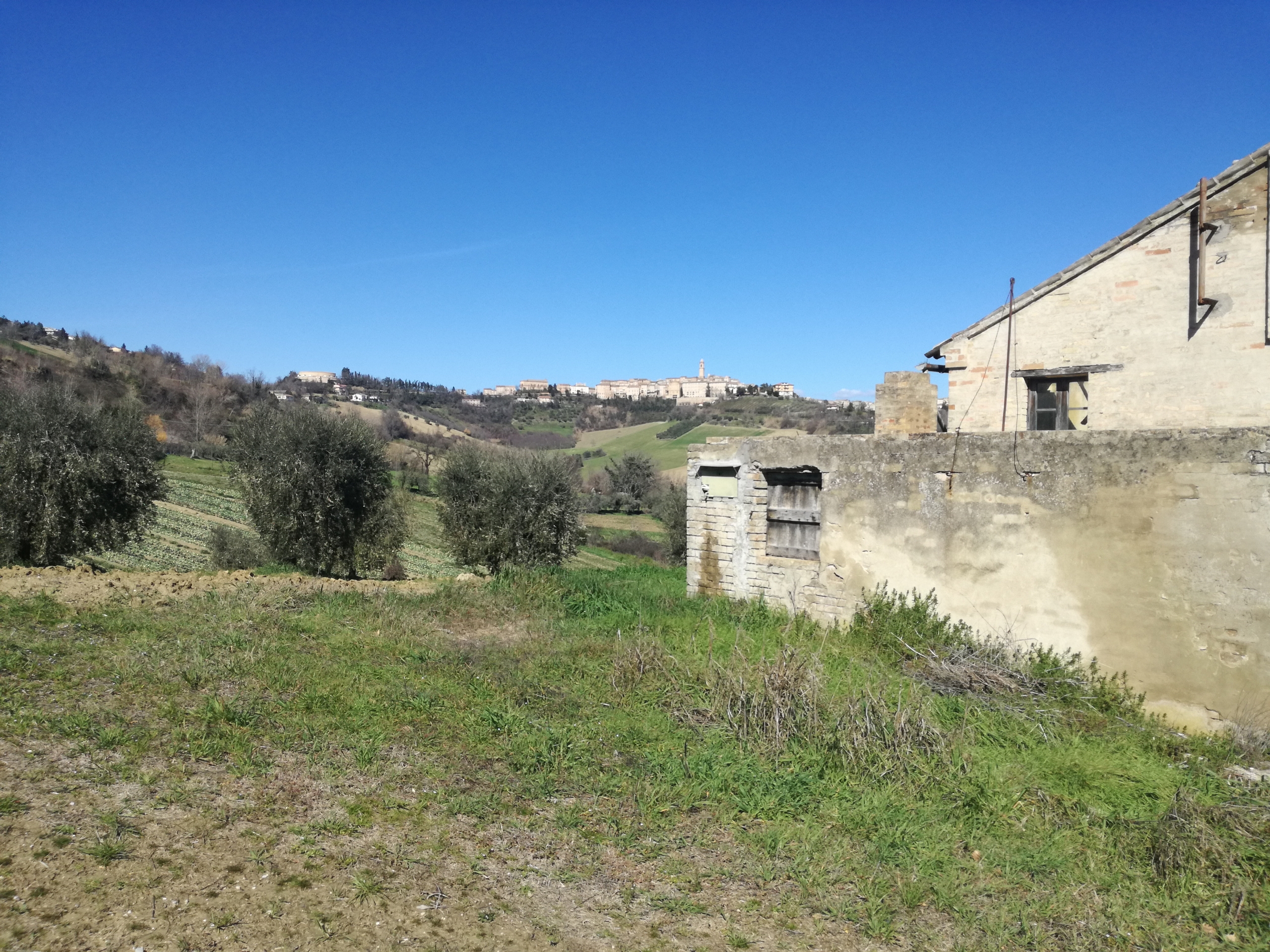 Countryhouse in Petritoli for sale