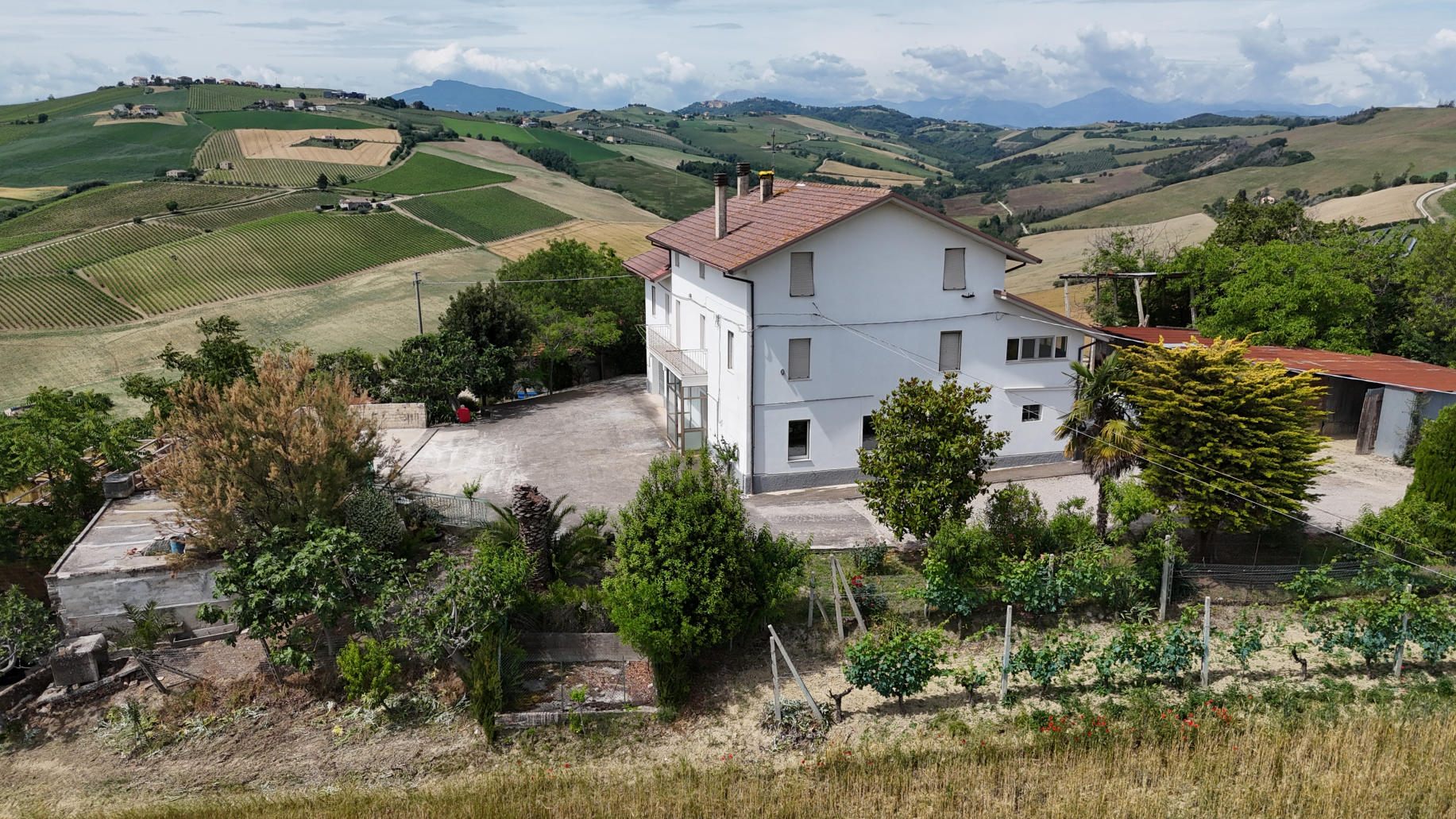 Country house in Carassai