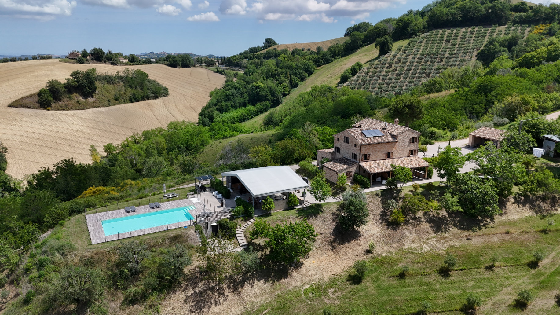 Agriturismo with glamping and pool