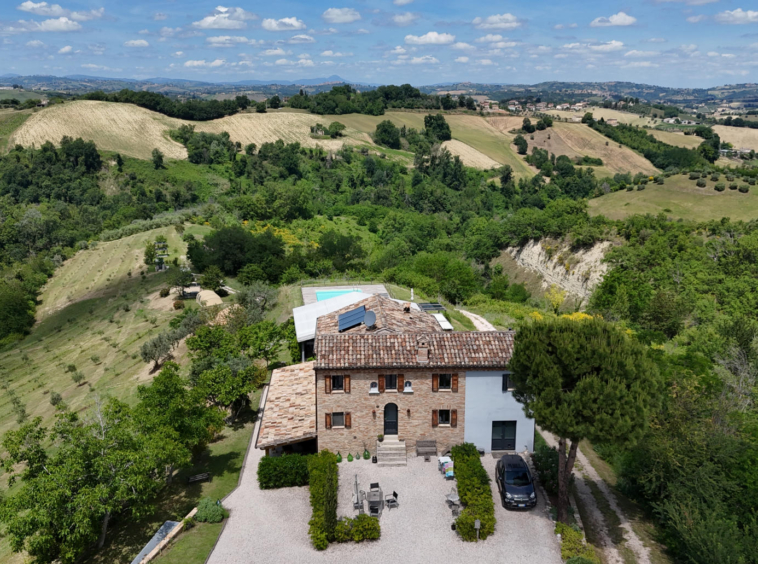 Agriturismo with glamping and pool