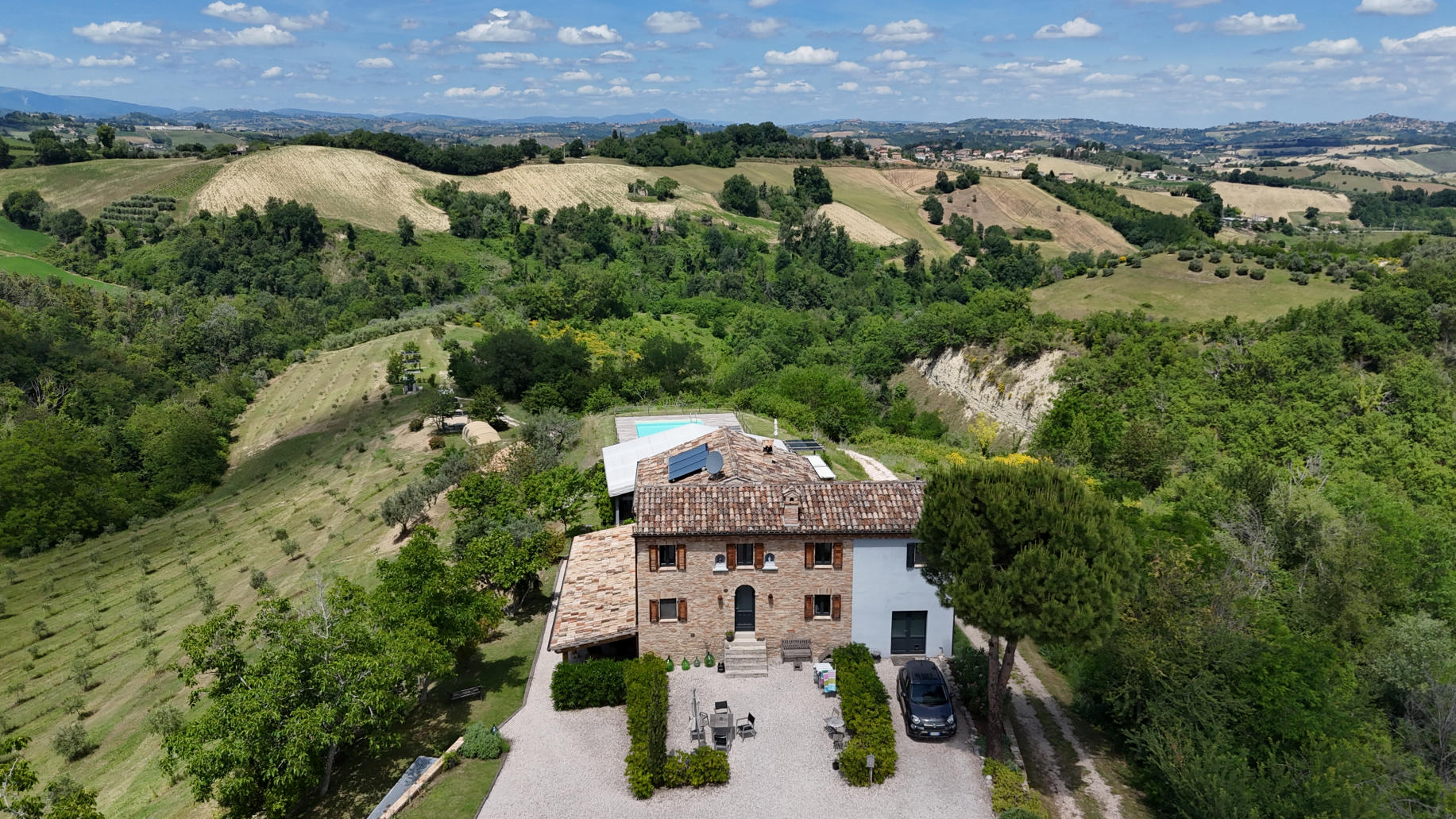 Agriturismo with glamping and pool