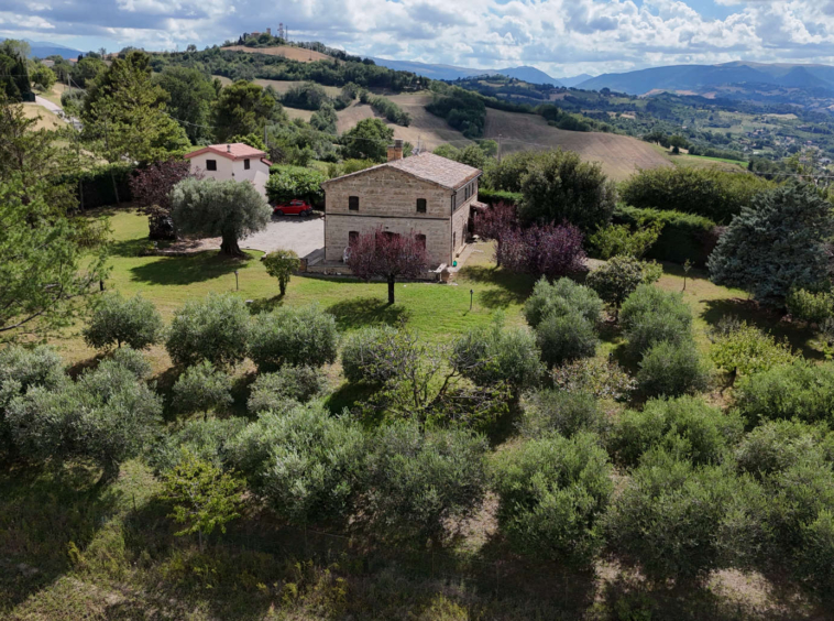 Stone Villa in Le Marche