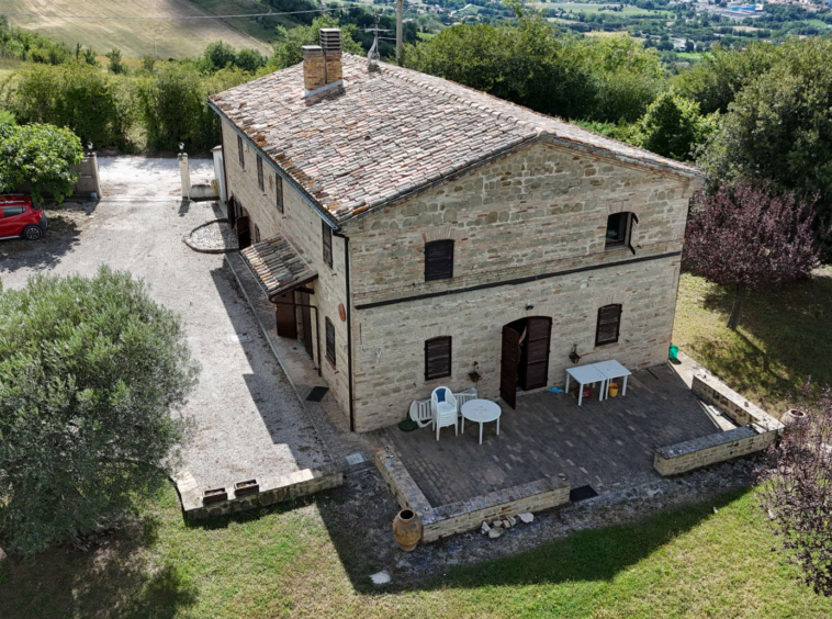 Stone Villa in Le Marche