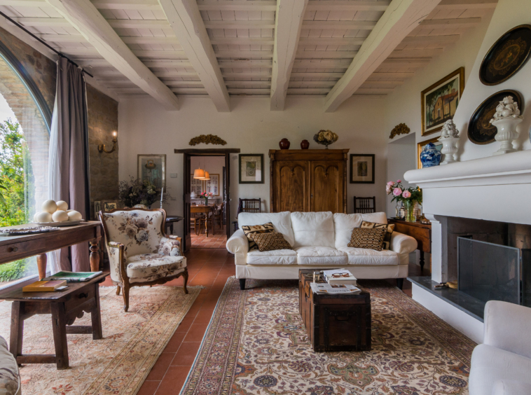 Farmhouse with pool in San Ginesio