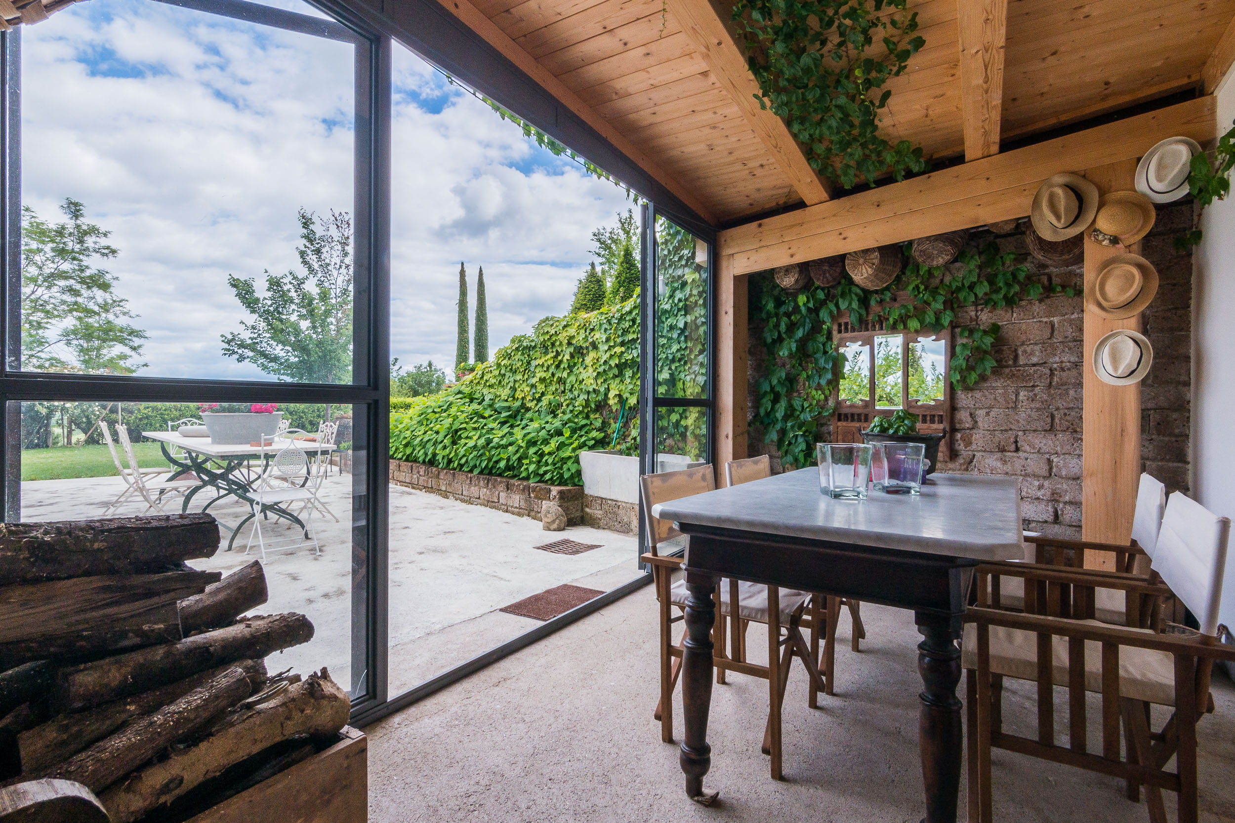 Farmhouse with pool in San Ginesio