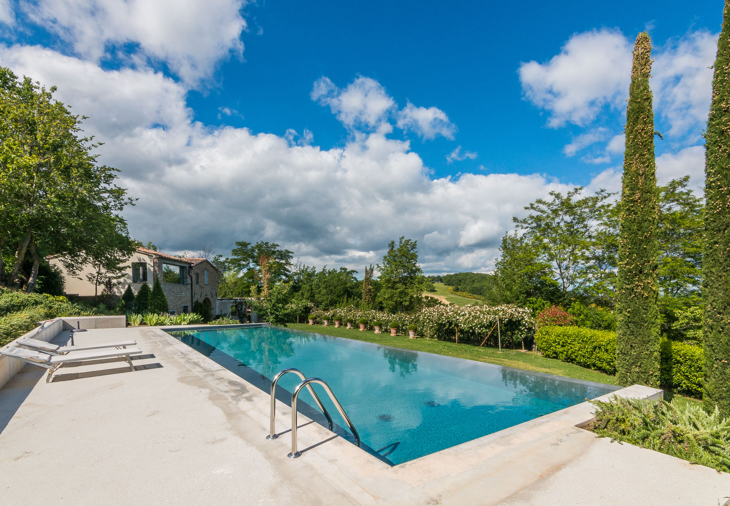 Farmhouse with pool in San Ginesio