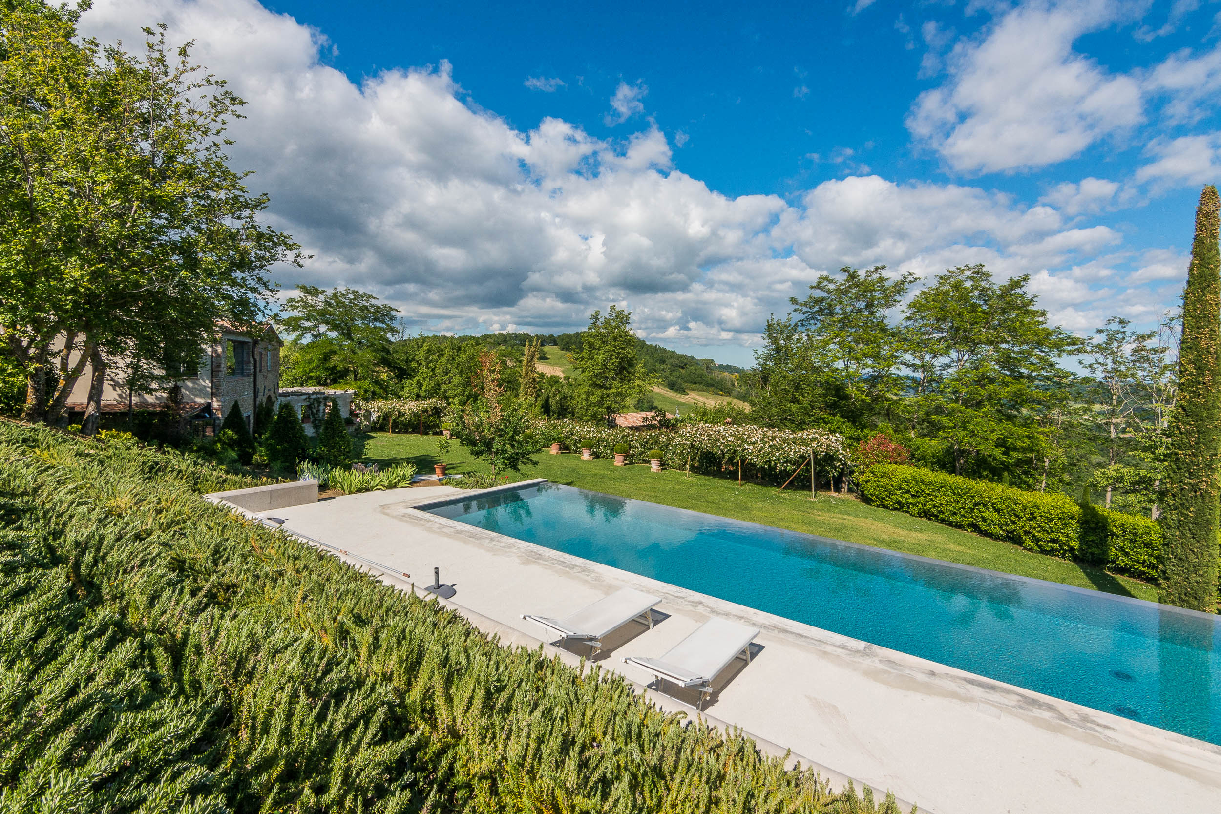 Farmhouse with pool in San Ginesio