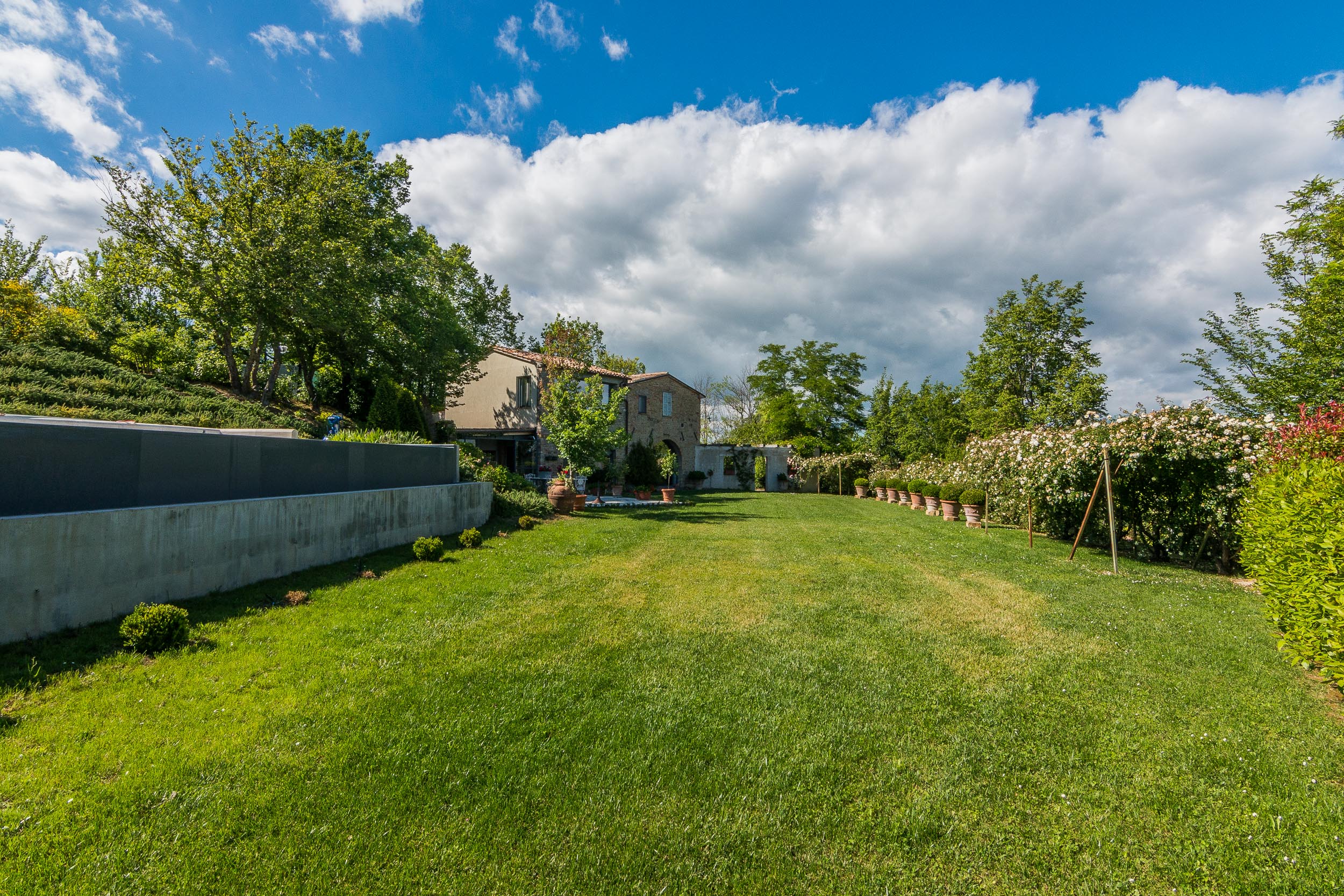 Farmhouse with pool in San Ginesio