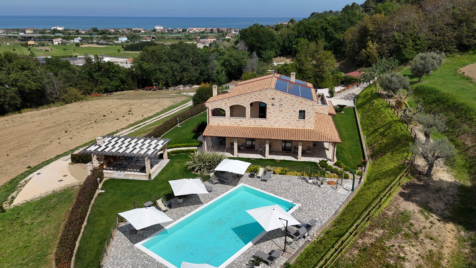 Agriturismo with sea view in Le Marche