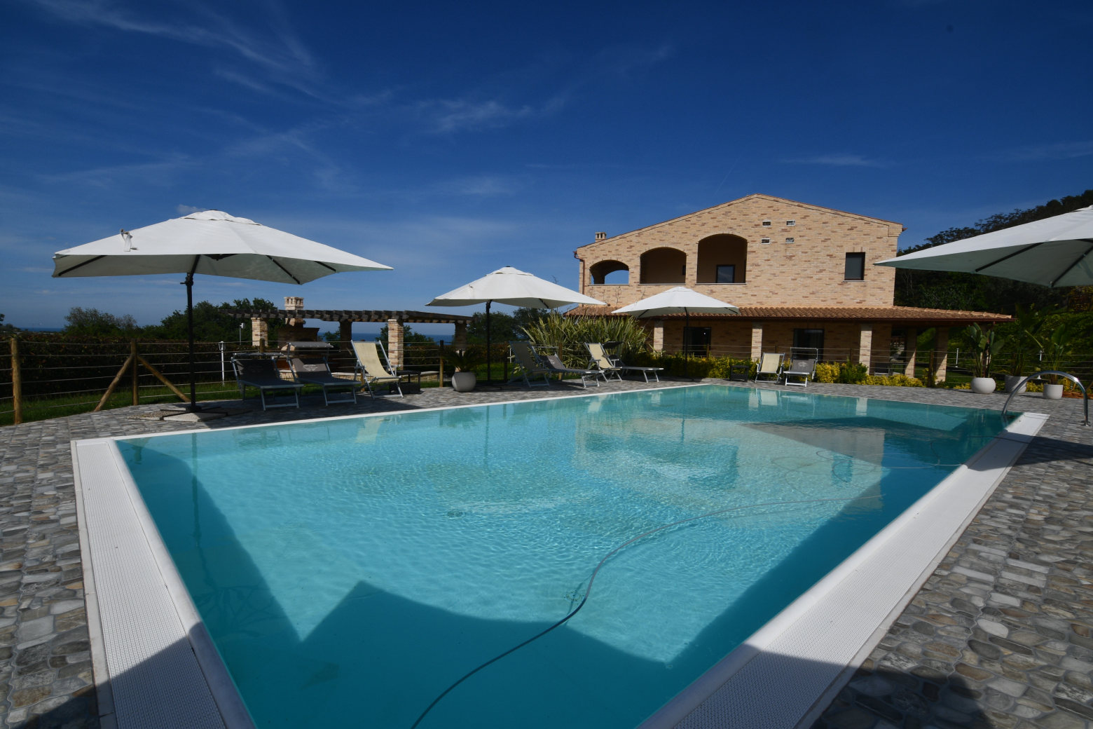 Agriturismo with sea view in Le Marche