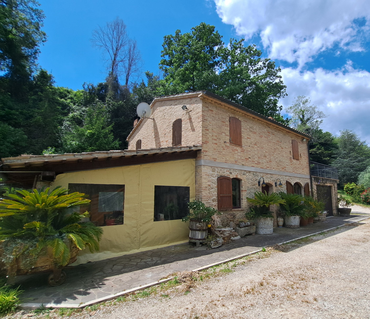 Country house in Massignano