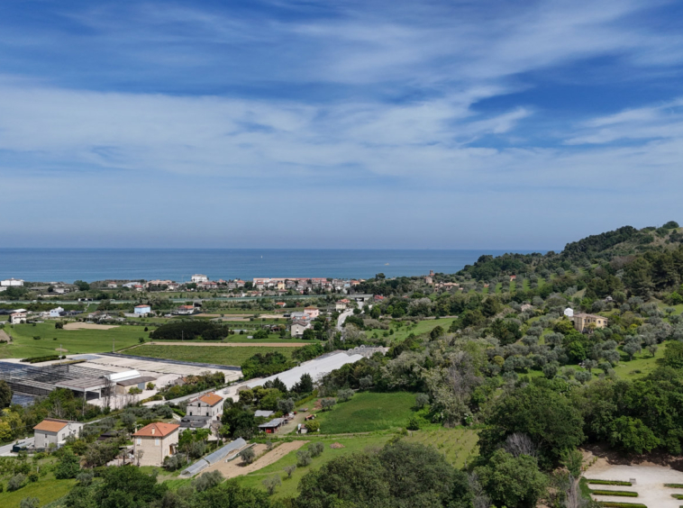 Agriturismo with sea view in Le Marche