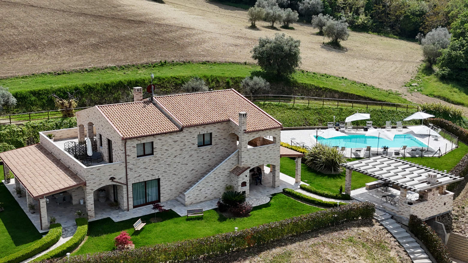 Agriturismo with sea view in Le Marche