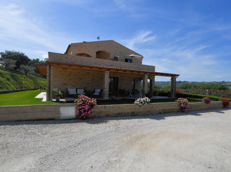 Agriturismo with sea view in Le Marche