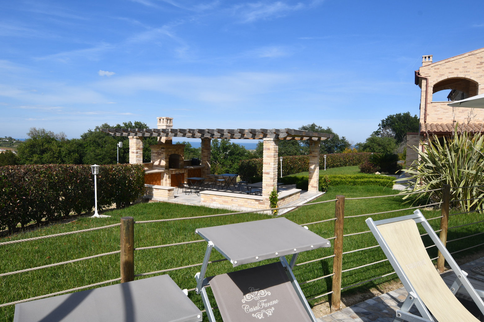 Agriturismo with sea view in Le Marche