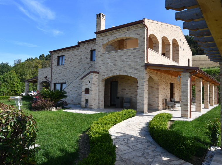 Agriturismo with sea view in Le Marche