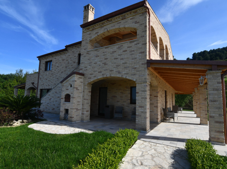 Agriturismo with sea view in Le Marche