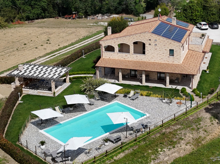 Agriturismo with sea view in Le Marche