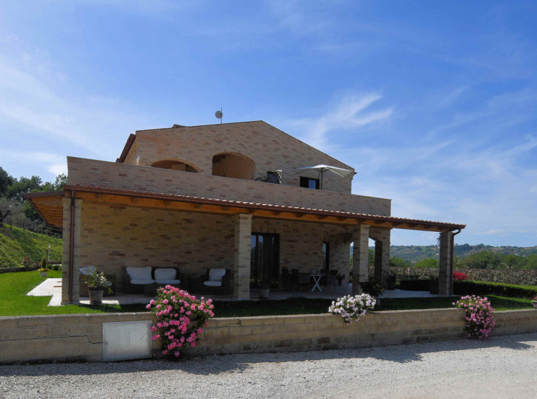 Agriturismo with sea view in Le Marche