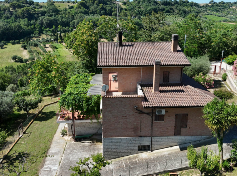 Villa with sea view in Le Marche