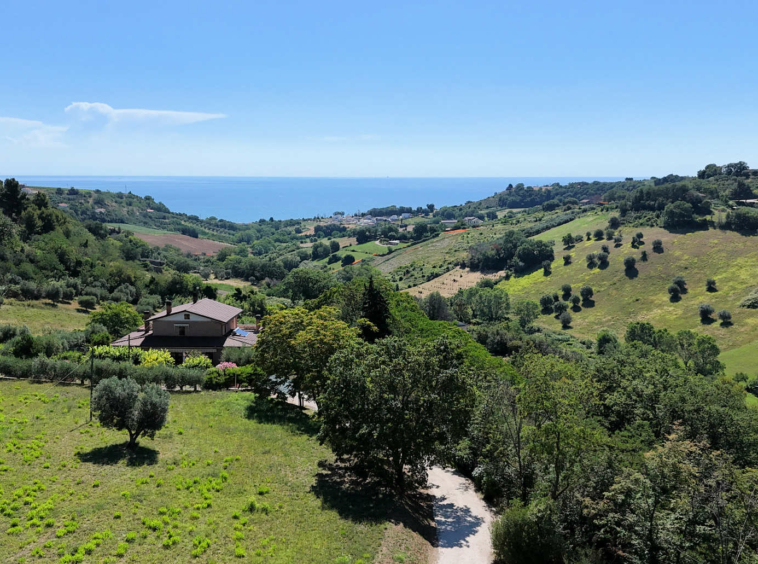 Villa with sea view in Le Marche