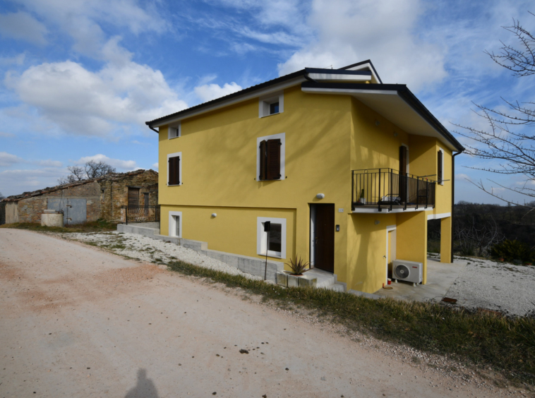 Country house in Le Marche