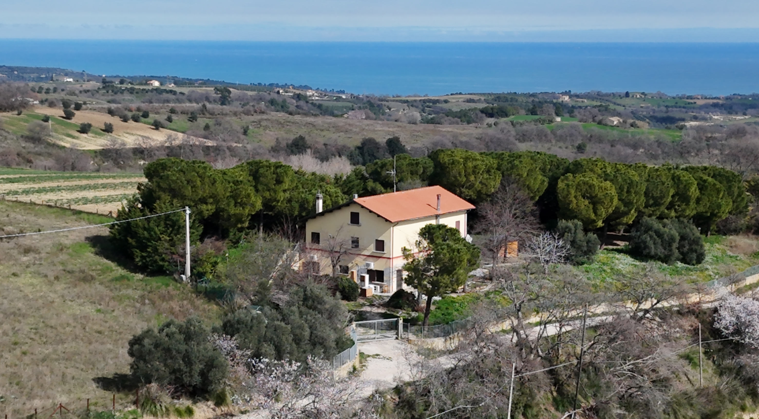 Country house with sea view in Ripatransone