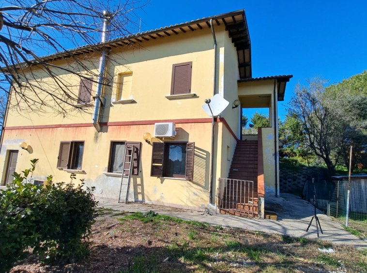 Country house with sea view in Ripatransone